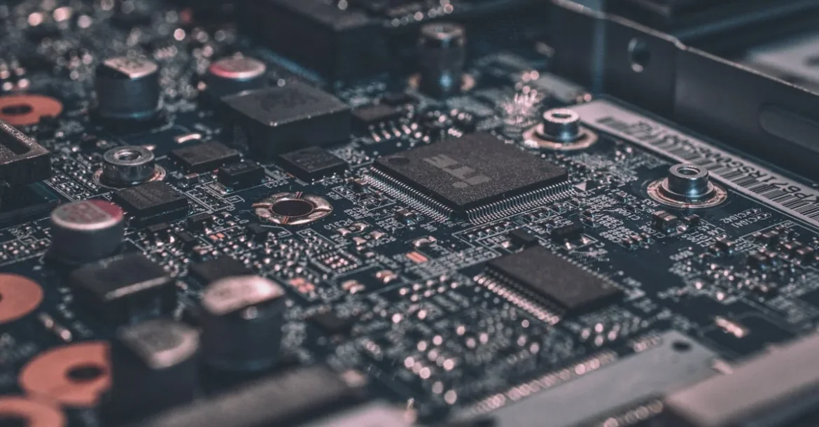 Elektronische Schaltkreise – Symbol für schnellen In-Memory-Cache (Redis) bei WordPress
